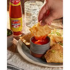 Sriraja Panich Red Chili Sauce Hot 570Gm - Image 3